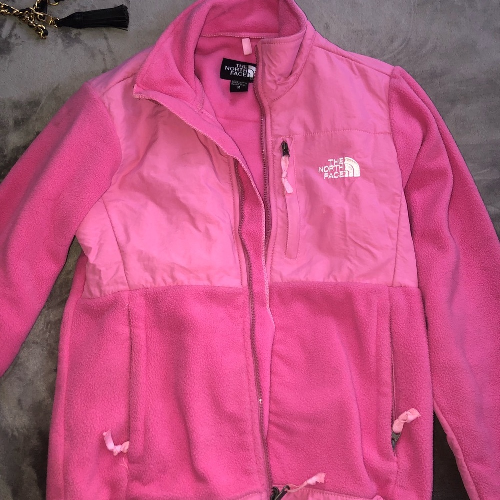HOT PINK NORTHFACE SIZE M WOMEN